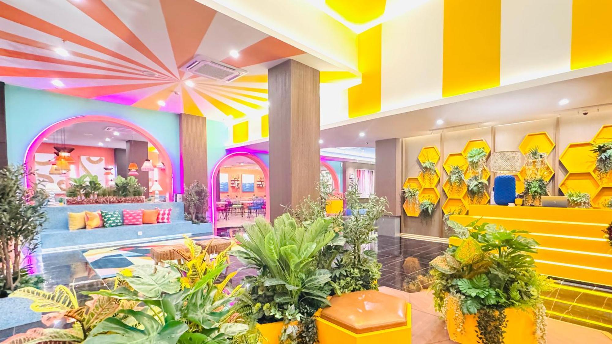 Yellow Bee Resort Cililitan Jakarta Eksteriør bilde