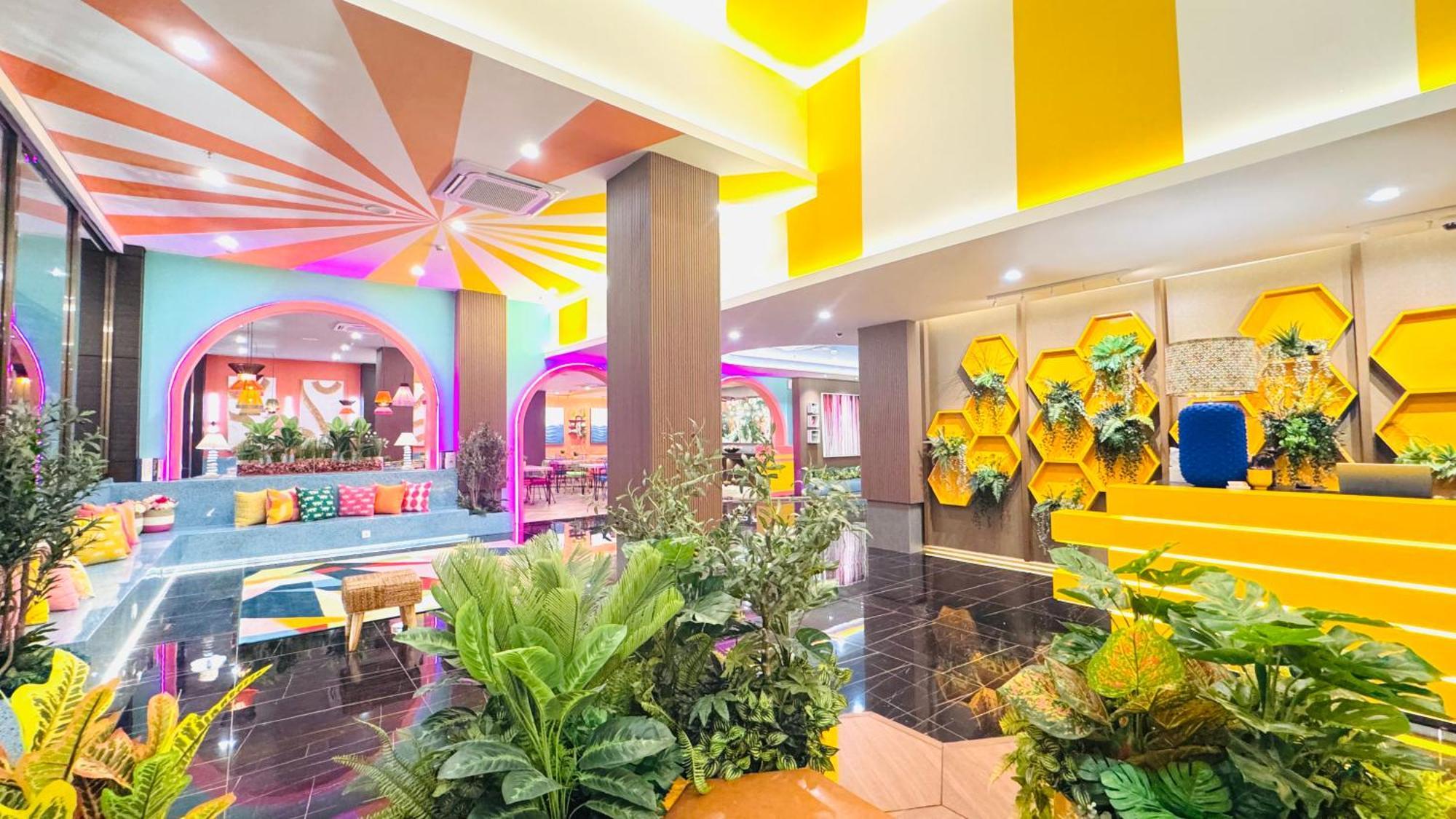 Yellow Bee Resort Cililitan Jakarta Eksteriør bilde