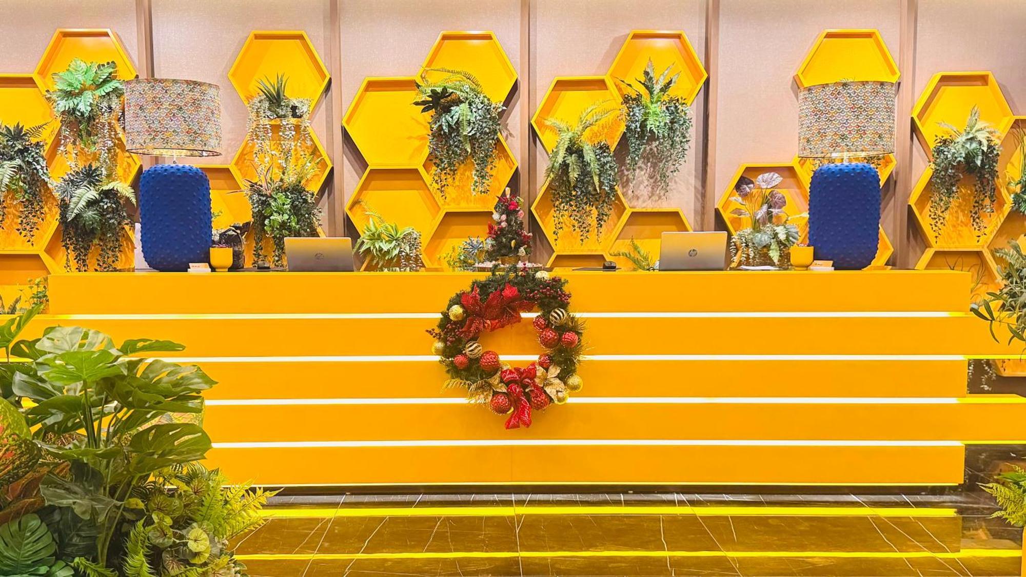 Yellow Bee Resort Cililitan Jakarta Eksteriør bilde